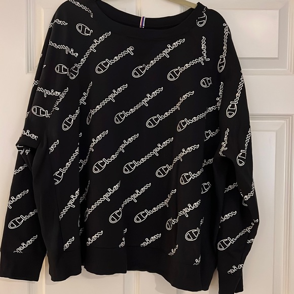 Champion Sweatshirt, Slightly Cropped Shorter Length - Picture 1 of 4